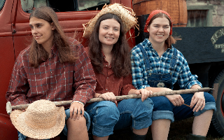 We Lend a Hand: The Forgotten Story of Ontario Farmerettes